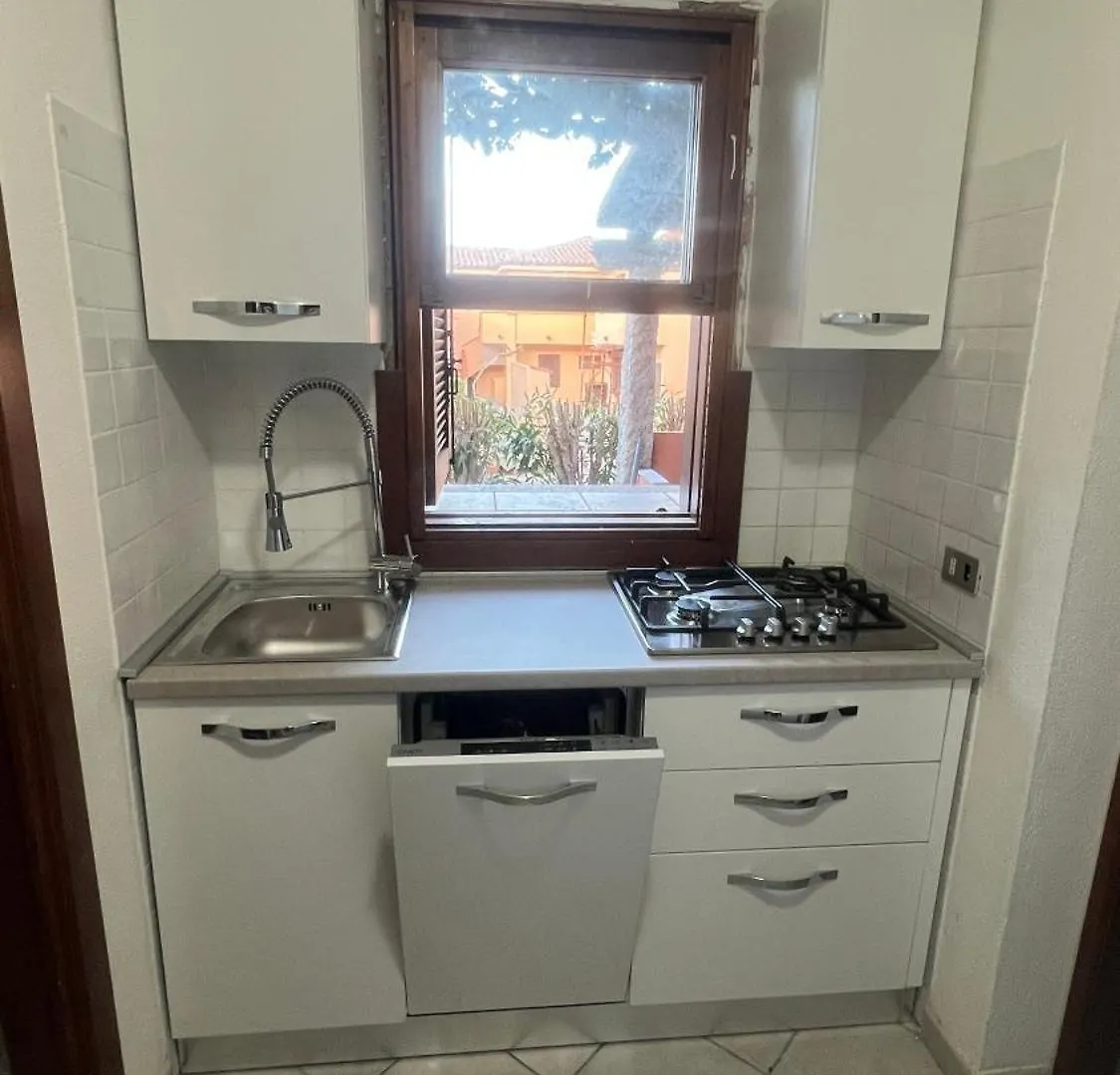 Casa Sibilla Bi-Locale Con Terrazza A 60 Metri Dal Mare Apartment Marinella  Italy